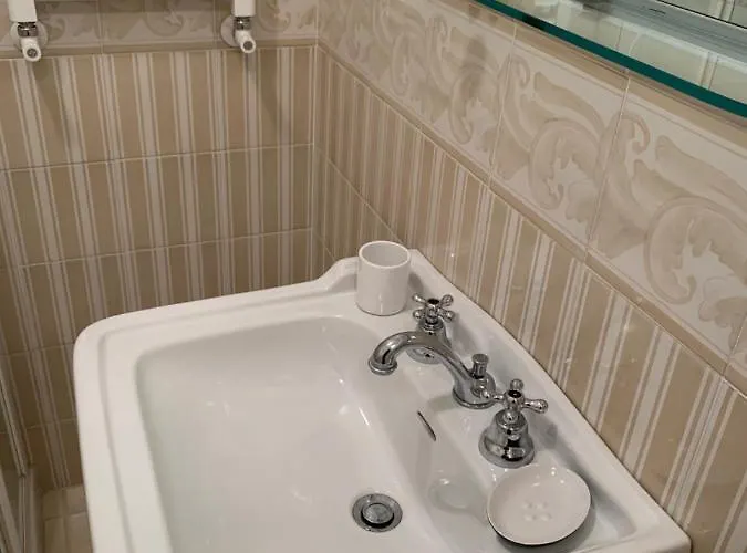 Querini 4* Rome